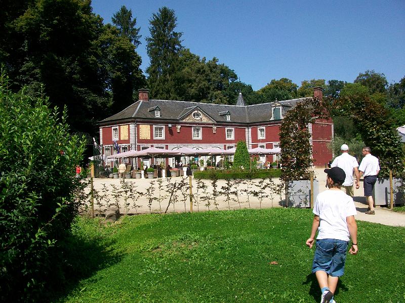 Lunchen in Leut, op het kasteel vn de graaf Charles Vilain WIIII, dit domein werd in 1920 verkocht aan de mijnmaatschappij Limburg-Maas (2).JPG